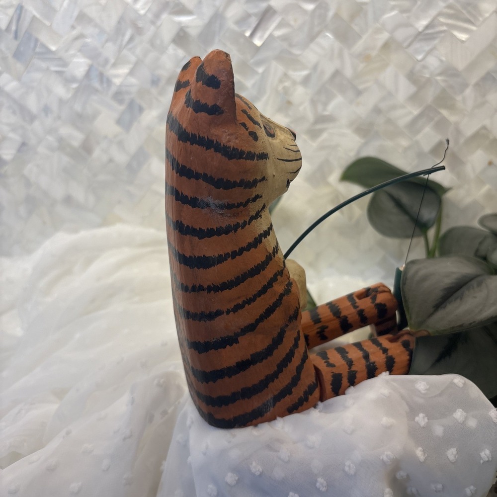 Vtg Folk Art Hand Painted/Carved Tiger Cat Fish Shelf Sitter‎ Articulated Joints - Picture 10 of 15